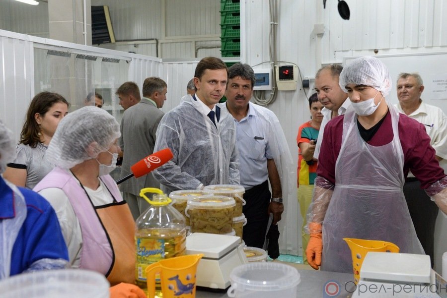 Вакансии пгт. Рыбный комбинат в Хомутово. Рыбный завод пос Хомутово Орловская область. Новодеревеньковский район комбинат. Рыбный завод в Хомутово.