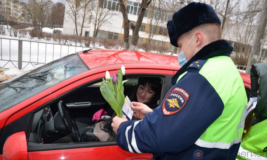 Женщина водитель фото