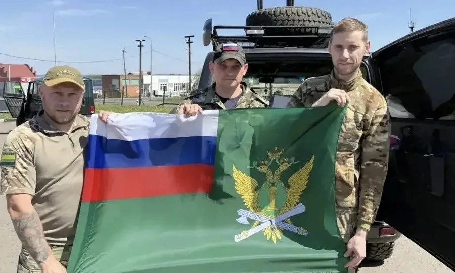 Орловские приставы отправили гуманитарный груз военнослужащим в зону СВО