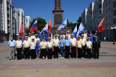 Фото 1. В Орле встретили участников автопробега ветеранов ВМФ «Победа едина!»