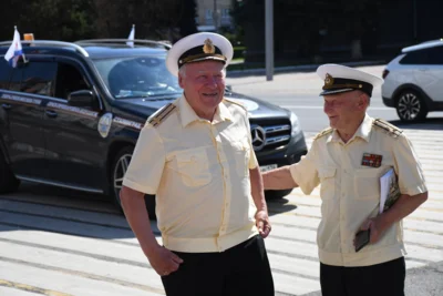 Фото 2. В Орле встретили участников автопробега ветеранов ВМФ «Победа едина!»