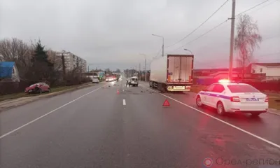 Под Орлом госпитализирован попавший в тройное ДТП водитель Lada