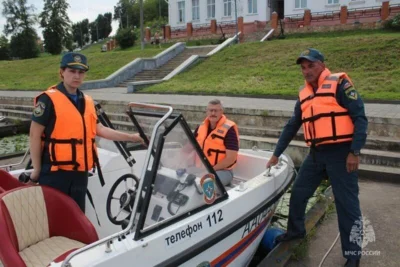 Фото 4. В Орле сотрудники МЧС и Уполномоченный по правам ребёнка провели рейд
