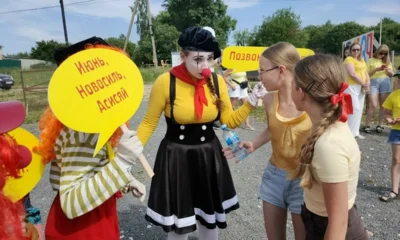 В Новосиле сегодня провели фестиваль детства и «ЛЬЗЯ-парад»