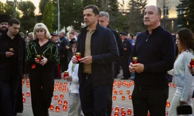 Фото 2. В Орле на рассвете зажгли свечи памяти