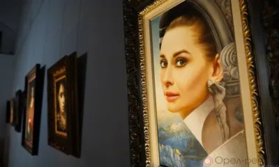 В Орле работает выставка Никаса Сафронова «О чём молчат картины»