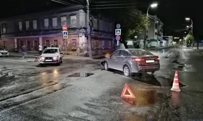 В Орле Lada Granta и Kia Rio не поделили дорогу