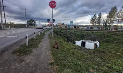 В Ливенском районе ВАЗ-21099 столкнулся с пригородным поездом