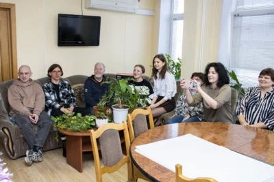 Фото 3. Учащиеся Троицкой школы Орловского МО поздравили коллектив «Орловской правды» с Новым годом