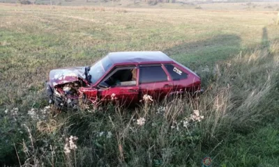 Под Орлом ВАЗ протаранил Volkswagen и вылетел в кювет