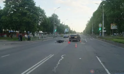 В Орле мотоциклист чудом остался жив после столкновения с Audi