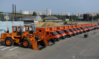 Орловской Дорожной службе передали 23 единицы техники. Фоторепортаж