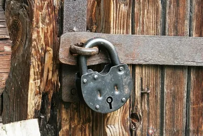 Под Орлом мужчина и женщина обокрали дачника