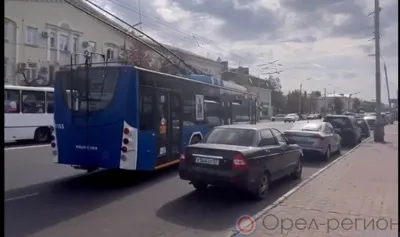 На улицы Орла вышел первый питерский троллейбус