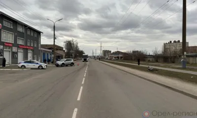 В Орле Toyota сбила 20-летнего мотоциклиста