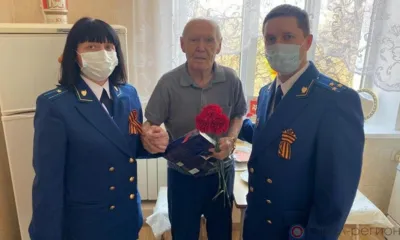 Орловские прокуроры лично поздравили ветеранов