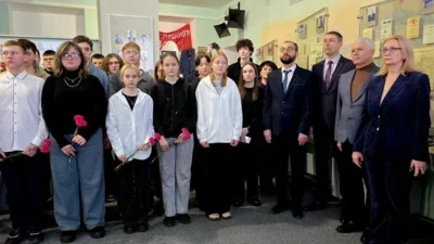 Фото 6. В Орле открыли мемориальную доску погибшему участнику вооружённого конфликта в Чечне Сергею Шаталову