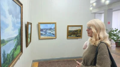 Фото 2. Память орловского художника Виктора Лупачёва почтили выставкой «Времена года»