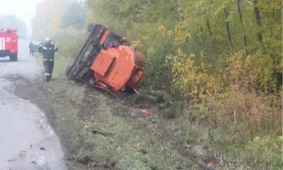 Под Орлом при опрокидывании бензовоза погиб 35-летний мужчина