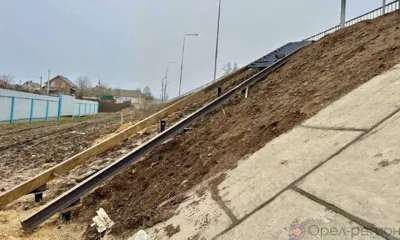 Подрядчик благоустраивает территорию под Колхозным мостом в Орле