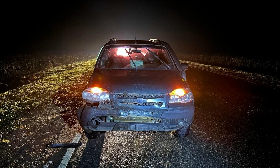 На орловской дороге Chevrolet врезался в мотоблок