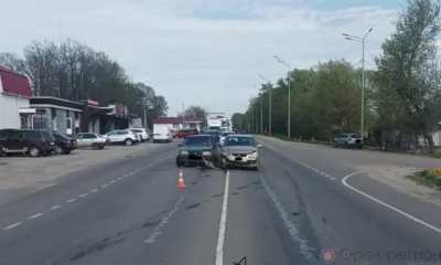 В Орле ВАЗ-21099 и Kia Rio не поделили дорогу