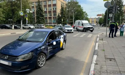 В центре Орла скорая столкнулась с такси