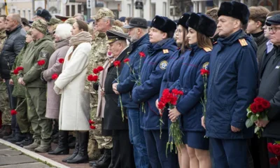 Фото 5. В Орле почтили память павших воинов