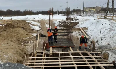 Более 30 человек задействованы на строительстве канализационного коллектора в Орле