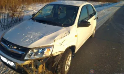 В Орловской области водитель Lada Granta попала в больницу после аварии