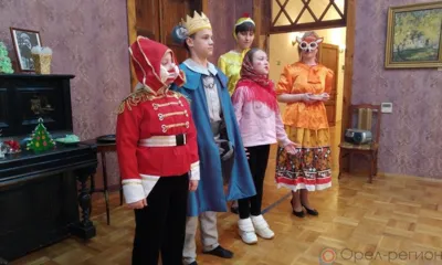 В канун Рождества в Музее писателей-орловцев состоялся праздник, посвящённый времени волшебному, таинственному, полному надежд и ожидания чуда, - Святкам