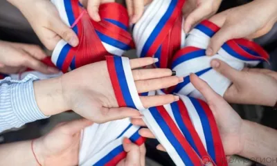 В День России орловцам раздадут 2 тысячи ленточек в цветах триколора