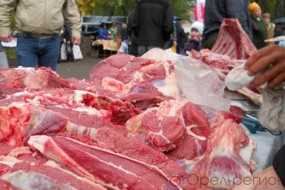 На рынке в Ливнах с реализации сняли более 80 кг свинины без документов