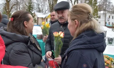 Депутаты Орловского облсовета поздравили женщин Донбасса с 8 Марта