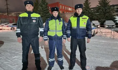 В Покровском районе полицейские вызволили почтальона из снежного плена