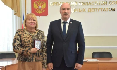 В Орле наградили представителей регионального парламента за помощь фронту