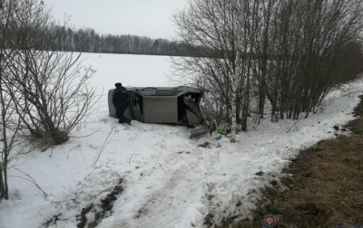 Под Орлом водитель ВАЗ-2115 не справился с управлением и вылетел в кювет