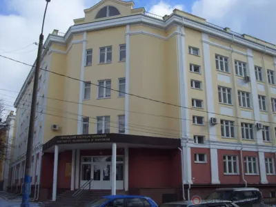 Двоих орловцев будут судить за дачу взятки экс-проректору Орловского университета экономики и торговли