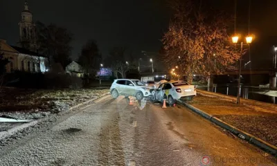 В Орле автомобиль Chery врезался в такси на встречке