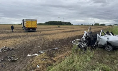 При столкновении на орловской трассе Volvo и ВАЗ 2110 погибли три человека