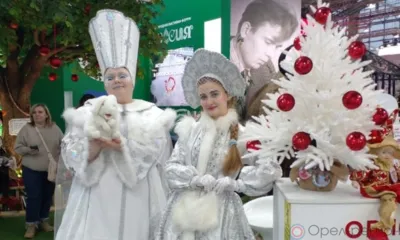 Гостей орловского стенда на ВДНХ встречают сказочные персонажи