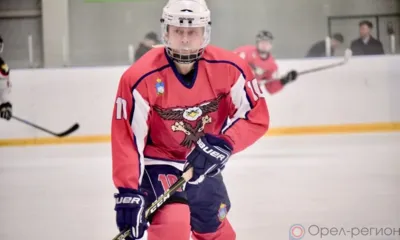 Орловский губернатор Андрей Клычков сыграл в хоккей