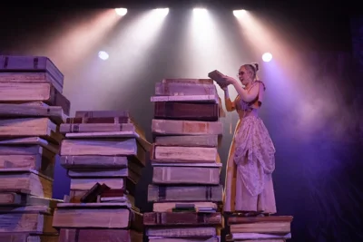 Фото 4. Ольга Далент рассказала «Орловской правде» о работе театрального художника