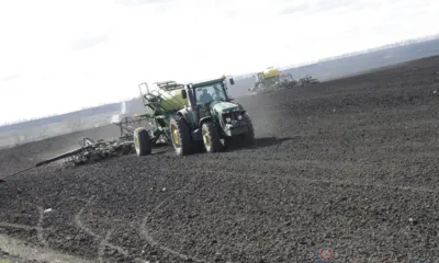 Земледельцы Покровского района успешно ведут весенние полевые работы