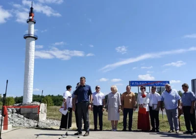 Фото 1. В Троснянском районе на въезде в деревню Ильино-Нагорное установили маяк