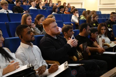 Фото 5. Орловцы написали этнографический диктант. Фоторепортаж