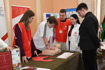 Фото 2. Юные орловцы приняли участие в ежегодной ярмарке молодёжных инициатив