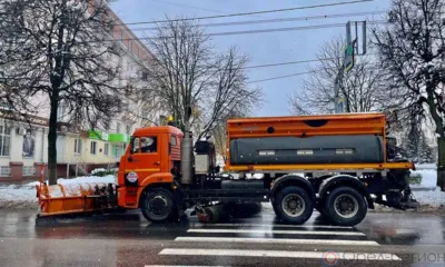Снег с орловских улиц убирали более 200 машин