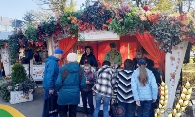 Орловские фермеры привезли мёд и сыр в Москву