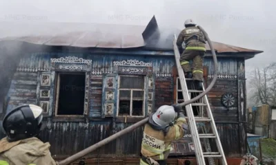 Добровольцы и пожарные за 10 минут ликвидировали открытый огонь в жилом доме в Глазуновском районе